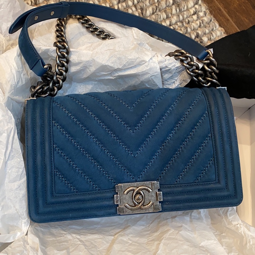RARE CHANEL BOY BAG - Picture 2 of 11